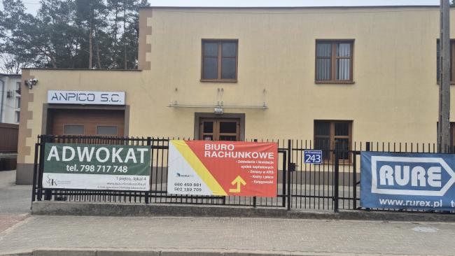 Biuro rachunkowe VentusTAX - wjazd na parking od ul. Piłsudskiego Biuro rachunkowe VentusTAX - wjazd na parking od ul. Piłsudskiego